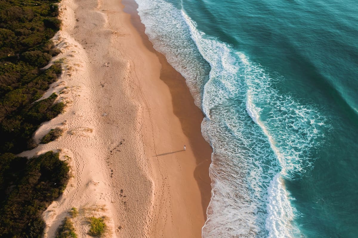 Turquoise water and sandstone coastline near Sydney