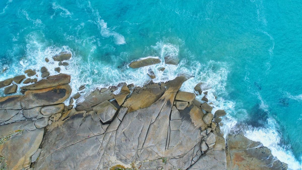 Sea Kayaking, Norman Bay to Squeaky Beach